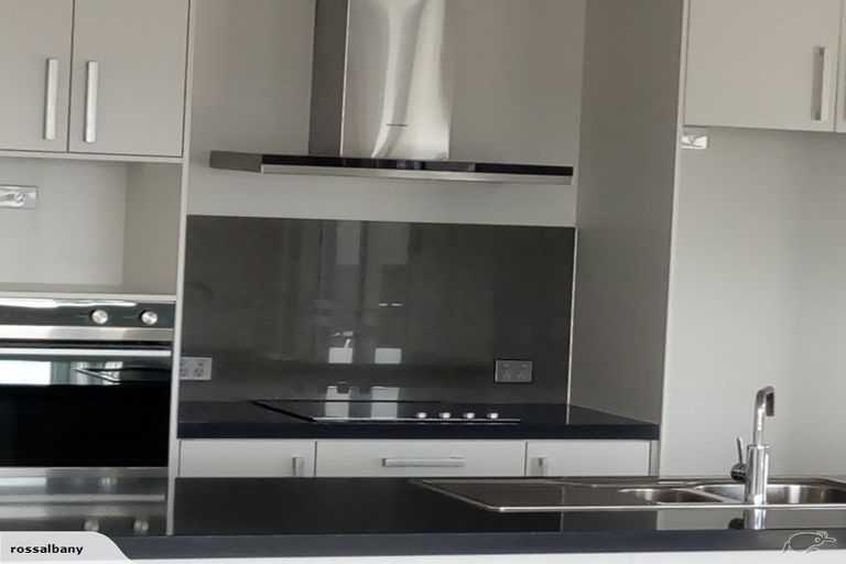 Photo of property in 5 Ruth Craig Place, Stanmore Bay, Whangaparaoa, 0932