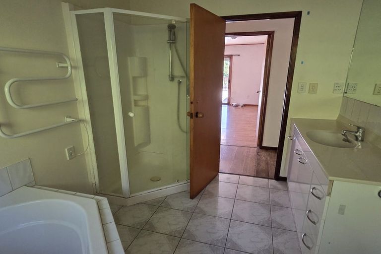 Photo of property in 13 Charles Dickens Drive, Mellons Bay, Auckland, 2014