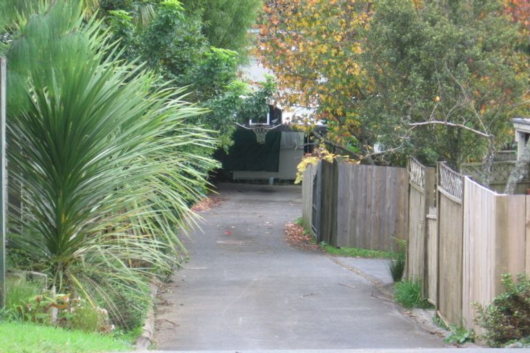 Photo of property in 2/615 Swanson Road, Swanson, Auckland, 0612