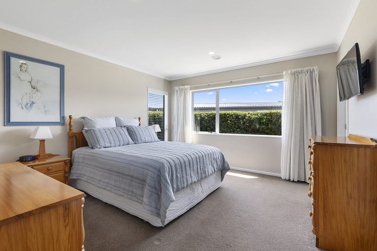 Photo of property in 30 Sumner Terrace, Aotea, Porirua, 5024