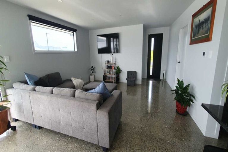 Photo of property in 15 Saint Michael Crescent, One Tree Point, 0118