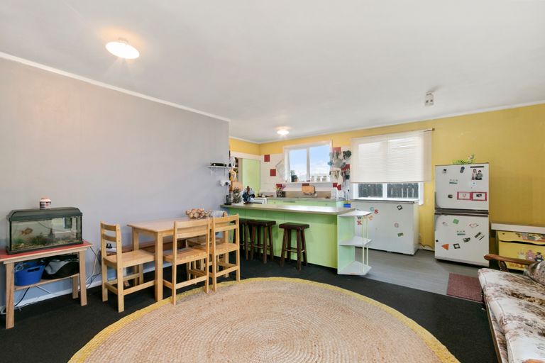 Photo of property in 69 Godley Street, Waiwhetu, Lower Hutt, 5010