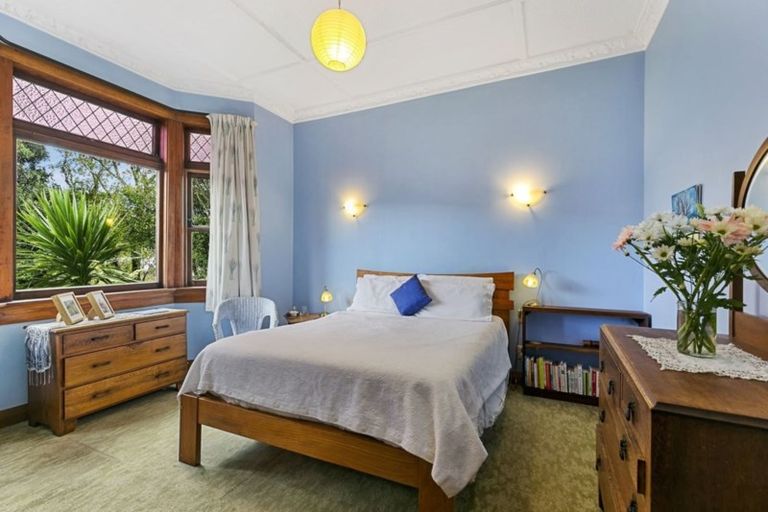 Photo of property in 16 Chatham Street, Berhampore, Wellington, 6023