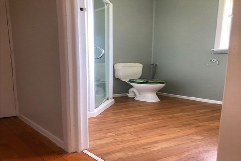 Photo of property in 2 Totara Grove, Hillcrest, Auckland, 0627