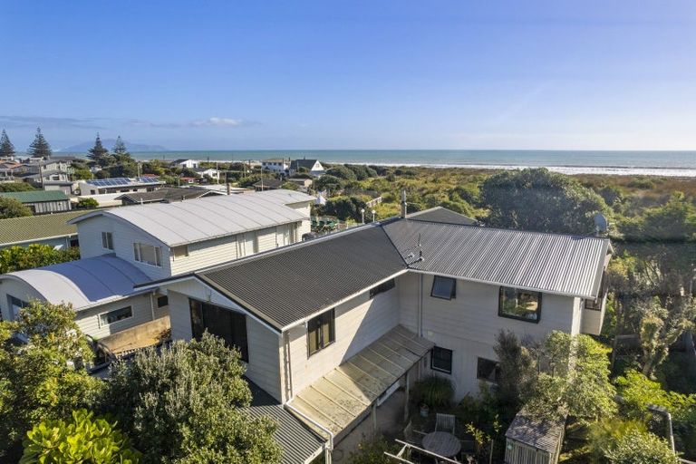 Photo of property in 5 Moana Street, Otaki Beach, Otaki, 5512