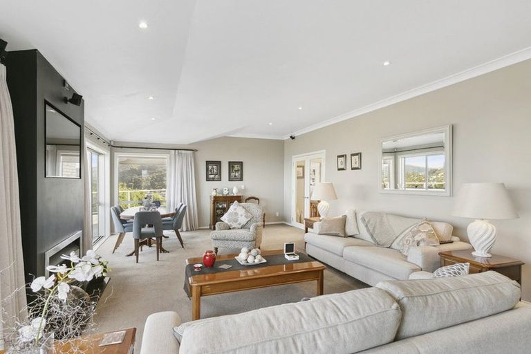 Photo of property in 9 Imran Terrace, Khandallah, Wellington, 6035