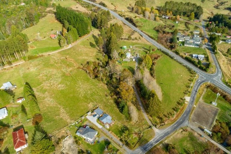 Photo of property in 12 Raurimu Road, Raurimu, Owhango, 3989