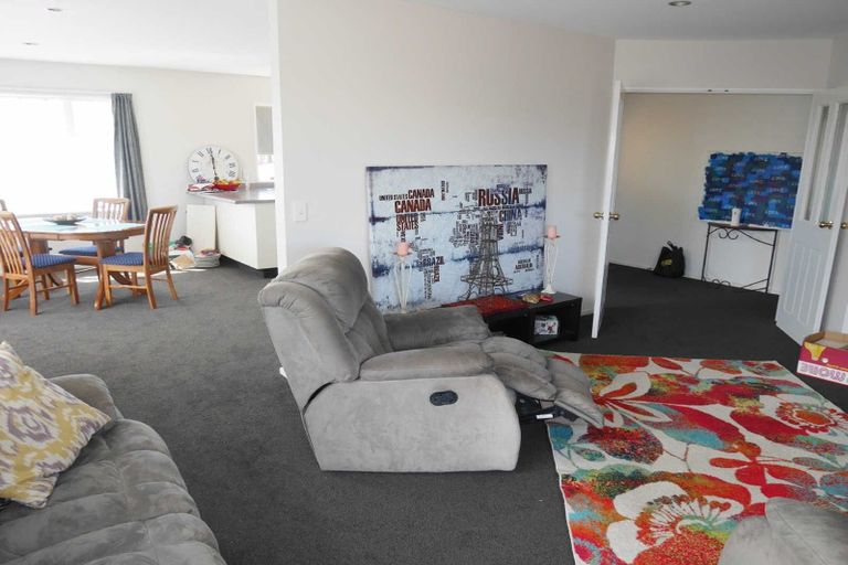 Photo of property in 22 Thistledown Place, Woolston, Christchurch, 8062