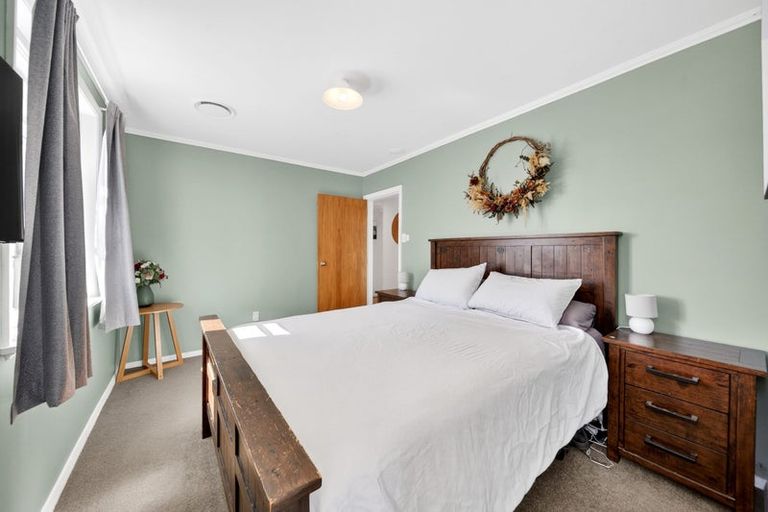 Photo of property in 2 Philip Street, Carterton, 5713