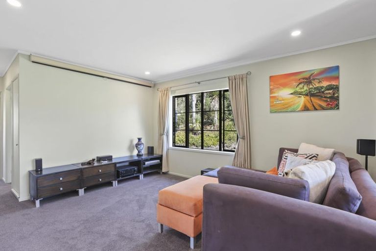 Photo of property in 305 Sturges Road, Henderson Valley, Auckland, 0612