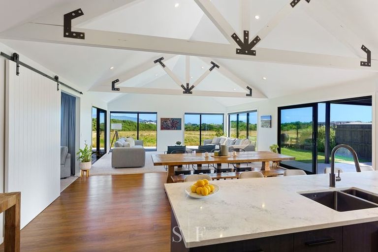 Photo of property in 48 Anderson Park Drive, Waikanae, 5036