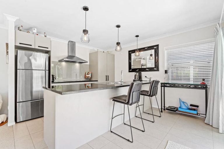 Photo of property in 2 Maylee Crescent, Gulf Harbour, Whangaparaoa, 0930