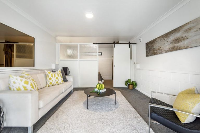 Photo of property in 1/21 Bonito Place, Bayview, Auckland, 0629