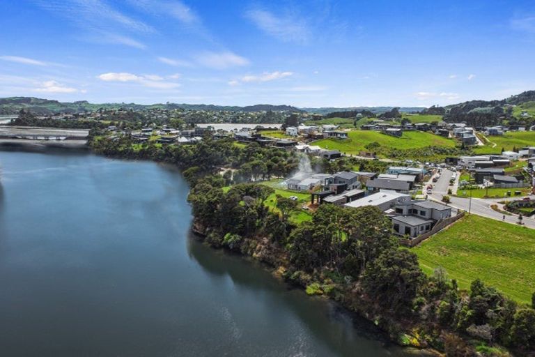 Photo of property in 46 Omahina Street, Raglan, 3225