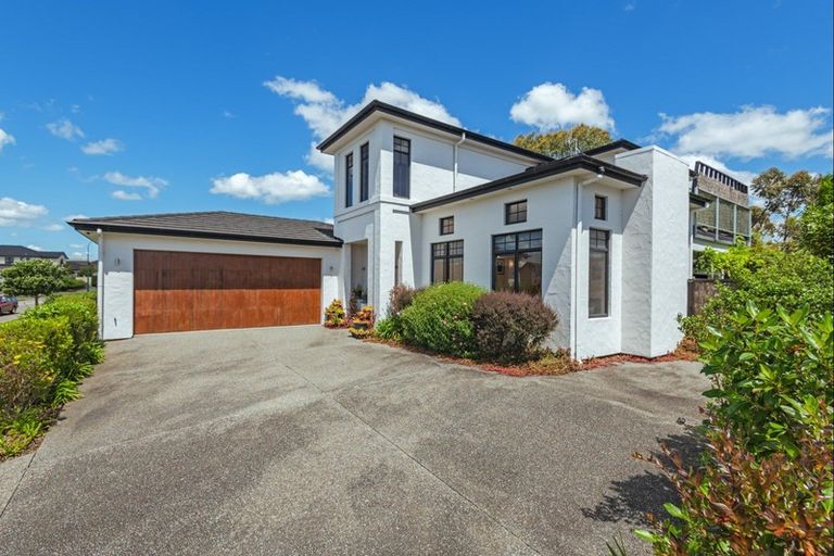 Photo of property in 60 Ruapehu Drive, Fitzherbert, Palmerston North, 4410