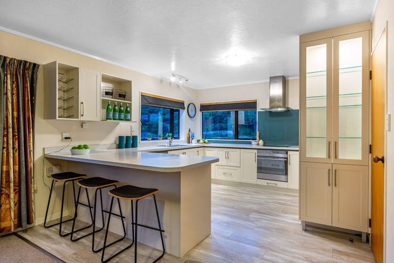 Photo of property in 17 Shackle Lane, Whitby, Porirua, 5024