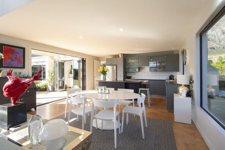 Photo of property in 5 Scenic Drive, Drift Bay, Queenstown, 9371