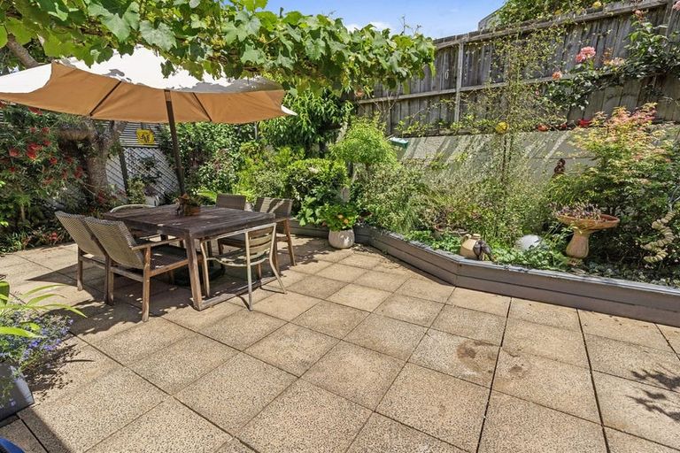 Photo of property in 2/20 Fifth Avenue, Tauranga, 3110