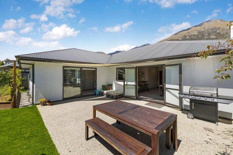 Photo of property in 41 Onslow Road, Lake Hayes, Queenstown, 9304
