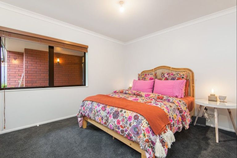Photo of property in 63 Ruapehu Drive, Fitzherbert, Palmerston North, 4410