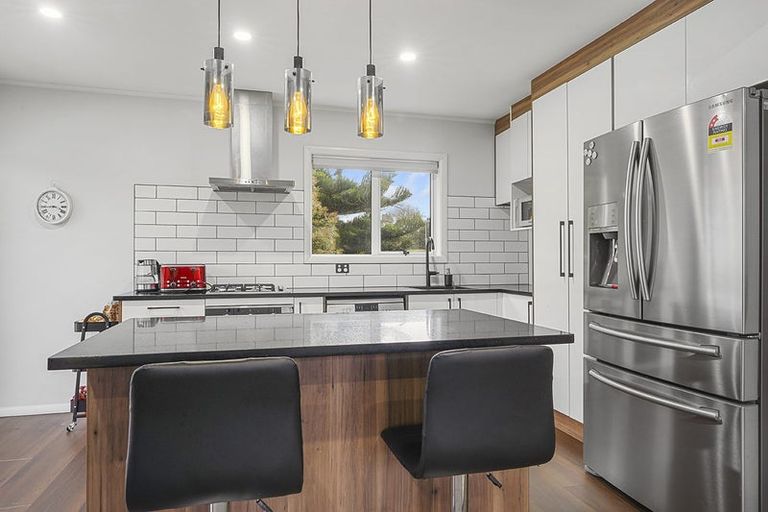 Photo of property in 1 Kingsway Crescent, Forest Lake, Hamilton, 3200