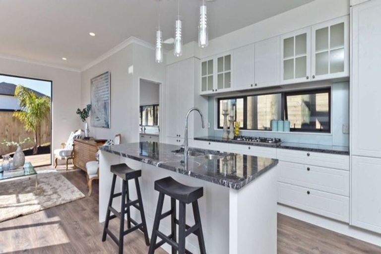 Photo of property in 33 Cilliers Drive, Silverdale, 0932