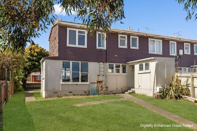 Photo of property in 4 Matipo Street, Castlecliff, Wanganui, 4501