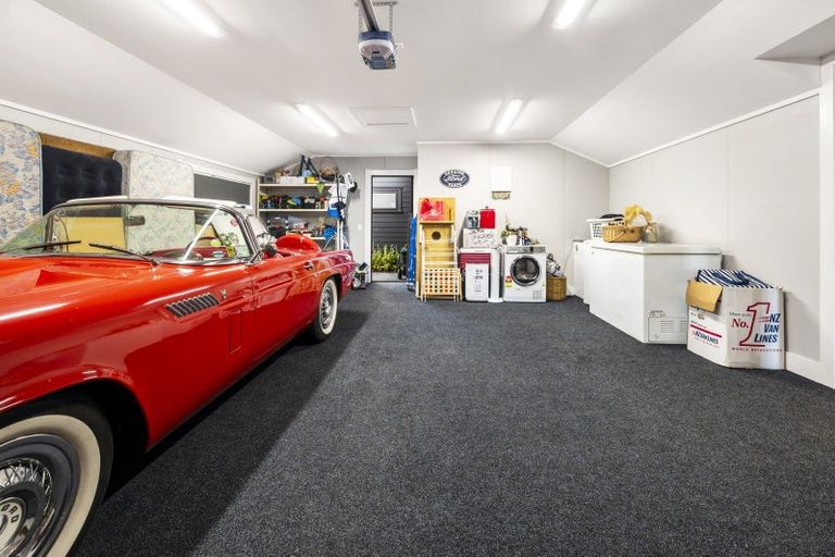 Photo of property in 11 Okaia Drive, Kinloch, Taupo, 3377