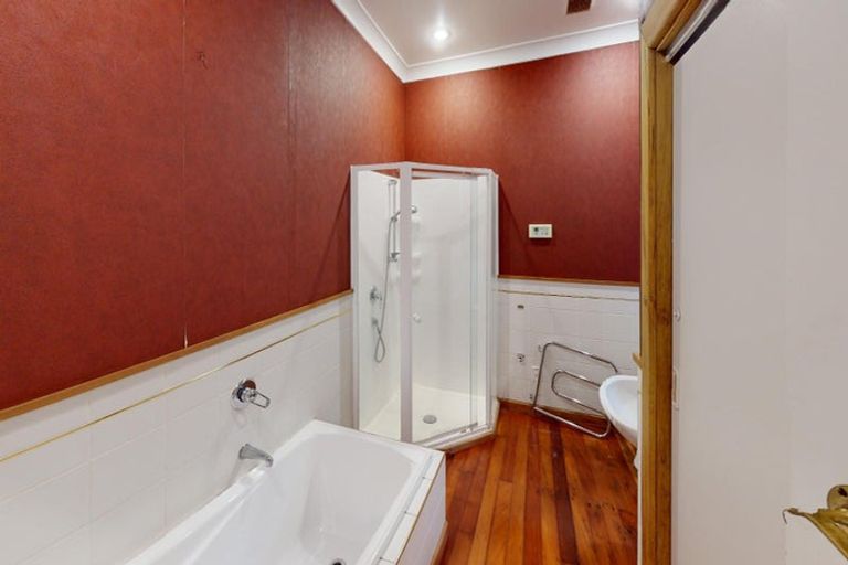 Photo of property in 19 Jensen Street, Hokowhitu, Palmerston North, 4410