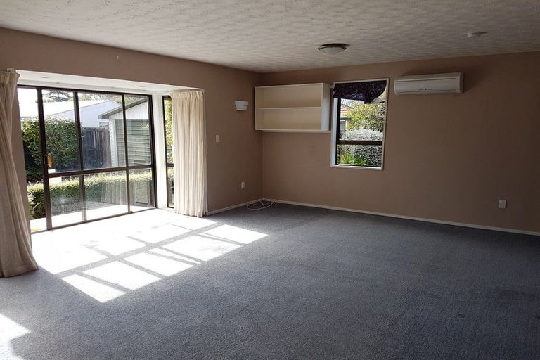 Photo of property in 3 Strack Place, Redwood, Christchurch, 8051