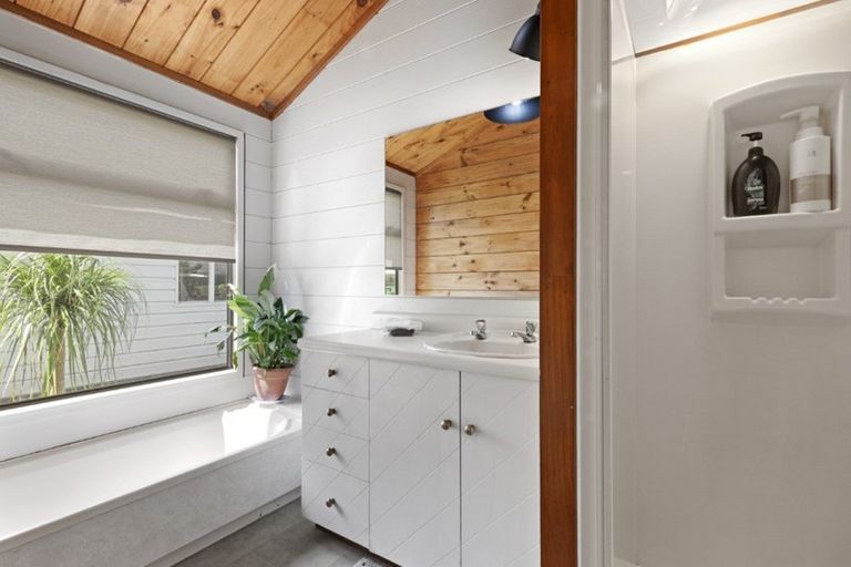 Photo of property in 42 Karioitahi Road, Waiuku, 2683