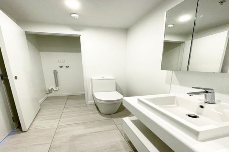 Photo of property in Pinnacle Apartments, W706/160 Victoria Street, Te Aro, Wellington, 6011