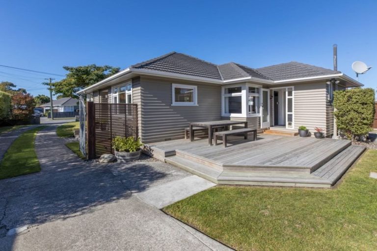 Photo of property in 19 Wilton Crescent, Bishopdale, Christchurch, 8053