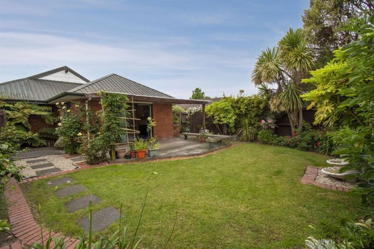 Photo of property in 41 Karnak Crescent, Russley, Christchurch, 8042