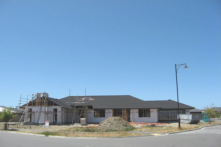 Photo of property in 1 Whio Close, Parklands, Christchurch, 8083