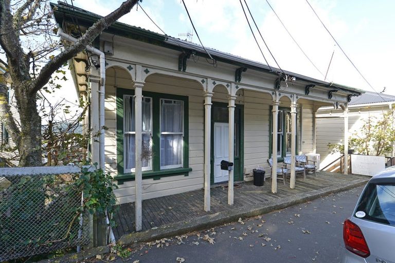 Photo of property in 70 Fairlie Terrace, Kelburn, Wellington, 6021