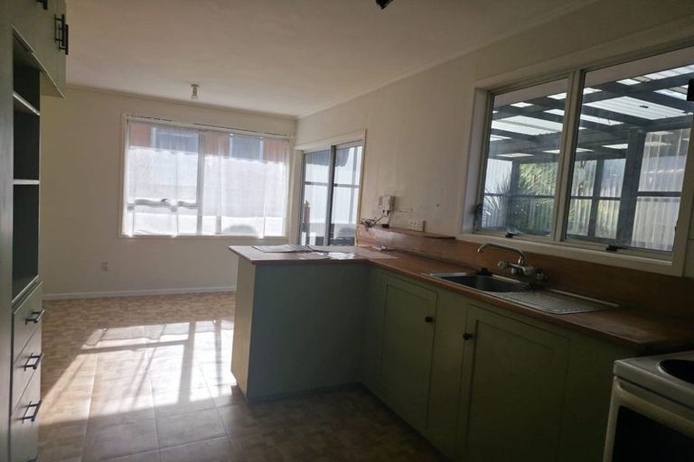 Photo of property in 26 Newham Place, Henderson, Auckland, 0612