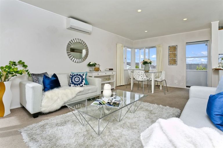 Photo of property in 2/7 Richards Avenue, Forrest Hill, Auckland, 0620