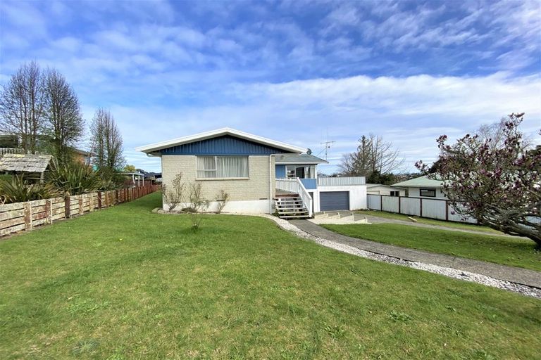 Photo of property in 43 Russleigh Drive, Dinsdale, Hamilton, 3204