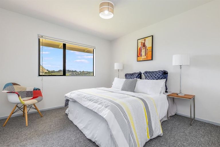 Photo of property in 5 Parrs Cross Road, Henderson, Auckland, 0612