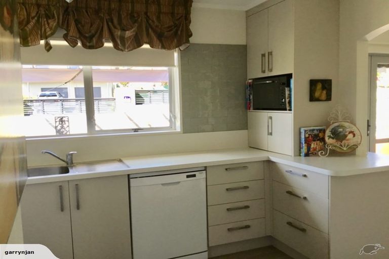 Photo of property in 14b Ruamoana Place, Omokoroa, 3114