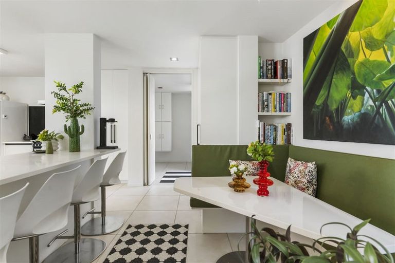 Photo of property in 10a Eastcliffe Road, Castor Bay, Auckland, 0620