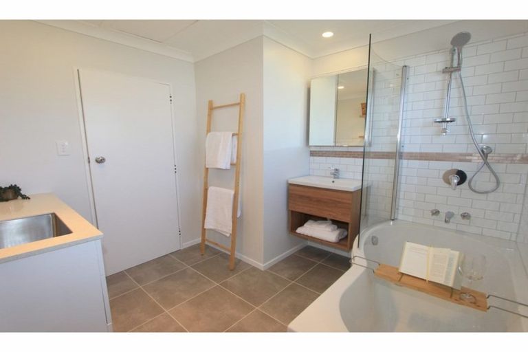 Photo of property in 147 Weld Street, Redwoodtown, Blenheim, 7201