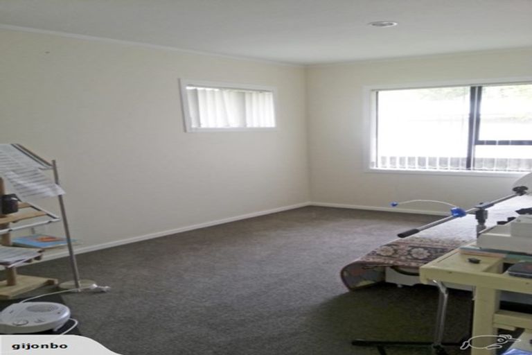 Photo of property in 10 Norval Road, Henderson, Auckland, 0610