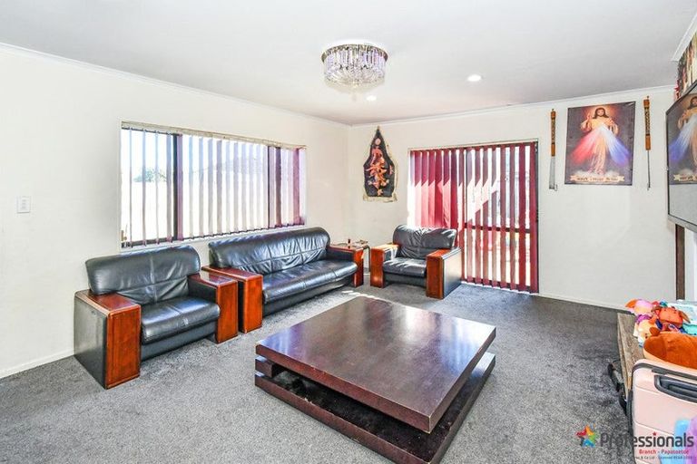 Photo of property in 71a Robert Skelton Place, Clendon Park, Auckland, 2103