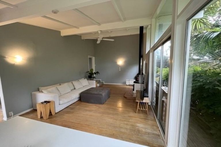 Photo of property in 1/15 Rodney Road, Northcote Point, Auckland, 0627