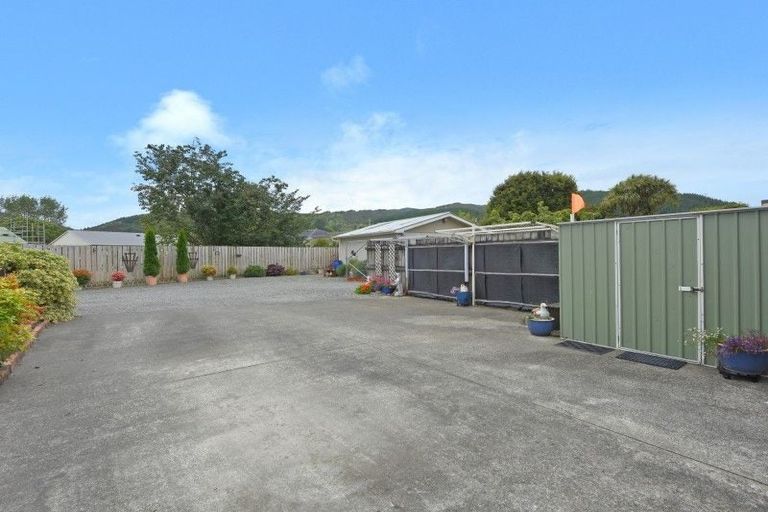 Photo of property in 100 Mcleod Street, Elderslea, Upper Hutt, 5018