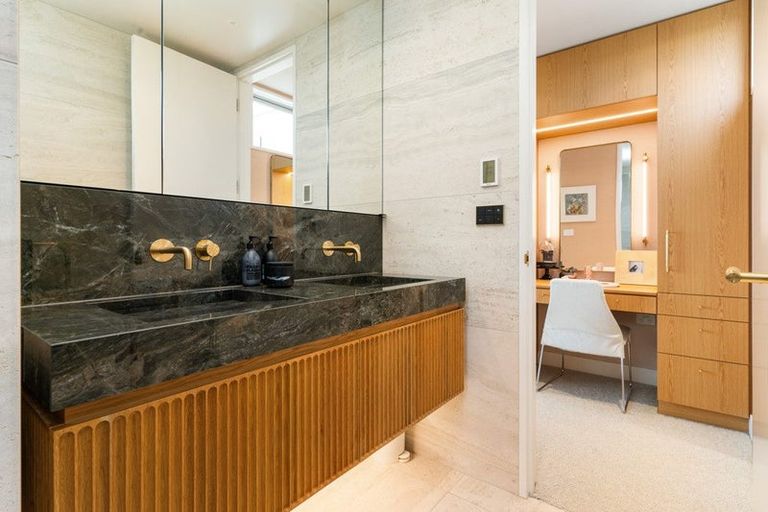 Photo of property in 105 Glenstrae Road, Redcliffs, Christchurch, 8081