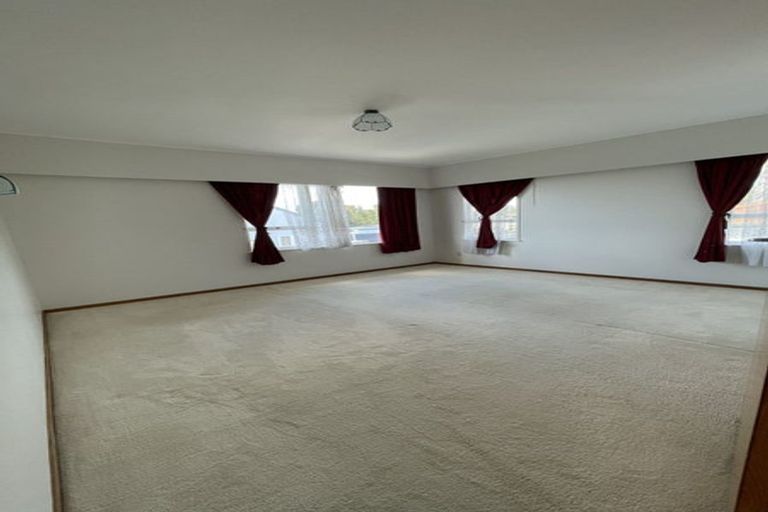 Photo of property in 167 Carlisle Road, Northcross, Auckland, 0632