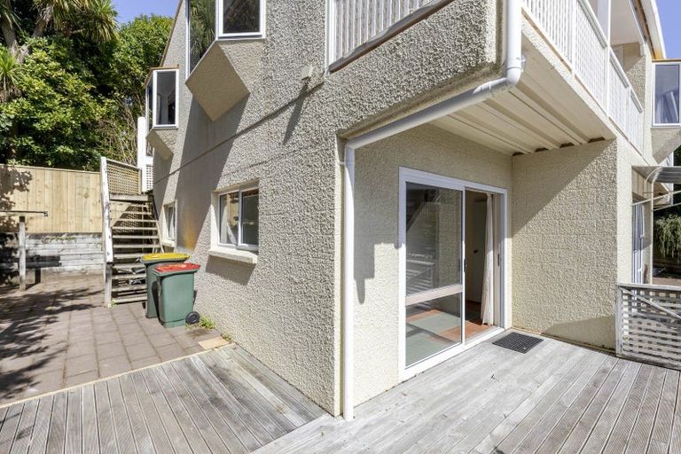 Photo of property in 6a Leatham Avenue, Strandon, New Plymouth, 4312